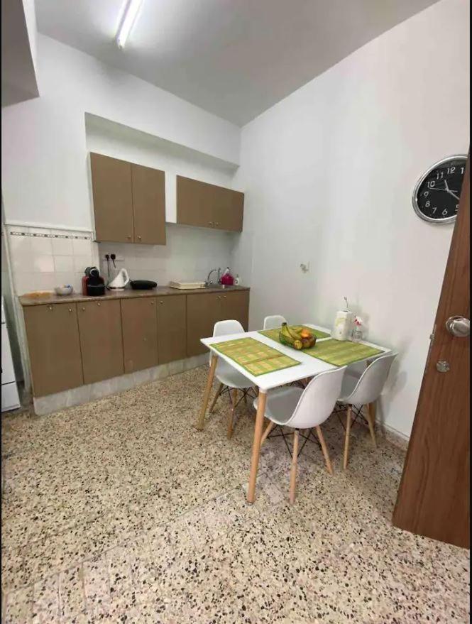 2 Bedroom Apt In Ermou 4 Minute Walk Beach Lárnaca Exterior foto